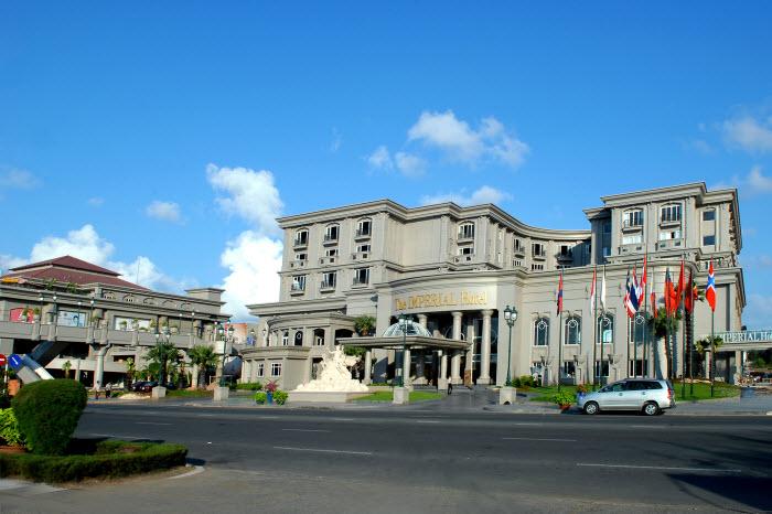 The Imperial Complex